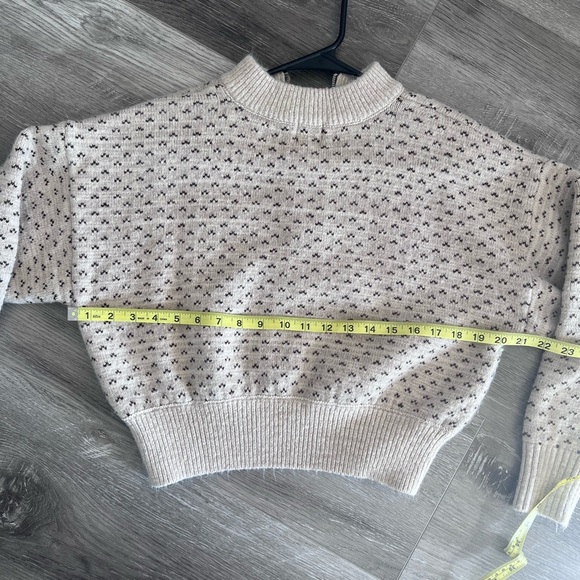 BDG Sweater - Picture 6 of 6